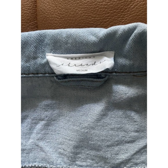 American Threads Light Wash Cotton Denim Button Front Jean Jacket Size Medium - Picture 4 of 5